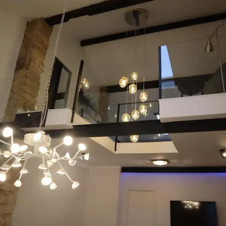 Luxury New Loft Centre & Castle, Apartment *